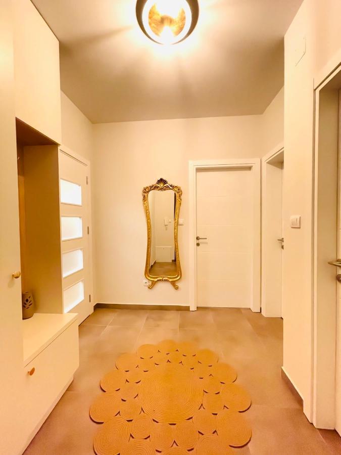 Apartamento Stan Na Dan "Apartman Purple" Banja Luka Exterior foto